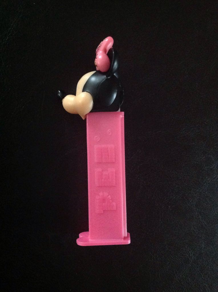 Disney - Minnies Bowtique - Minnie B - Disney - Minnies Bowtique pez collectible - Main Image 2