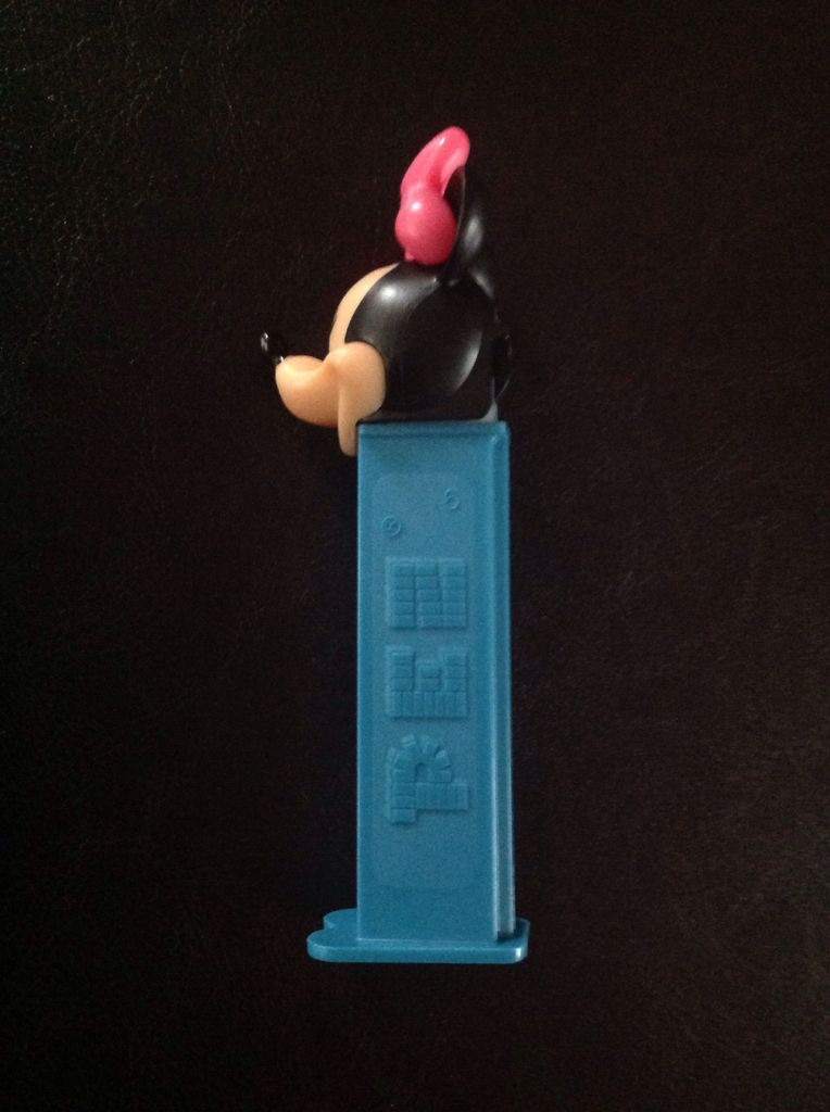Disney - Minnies Bowtique - Minnie D - Disney - Minnies Bowtique pez collectible - Main Image 2