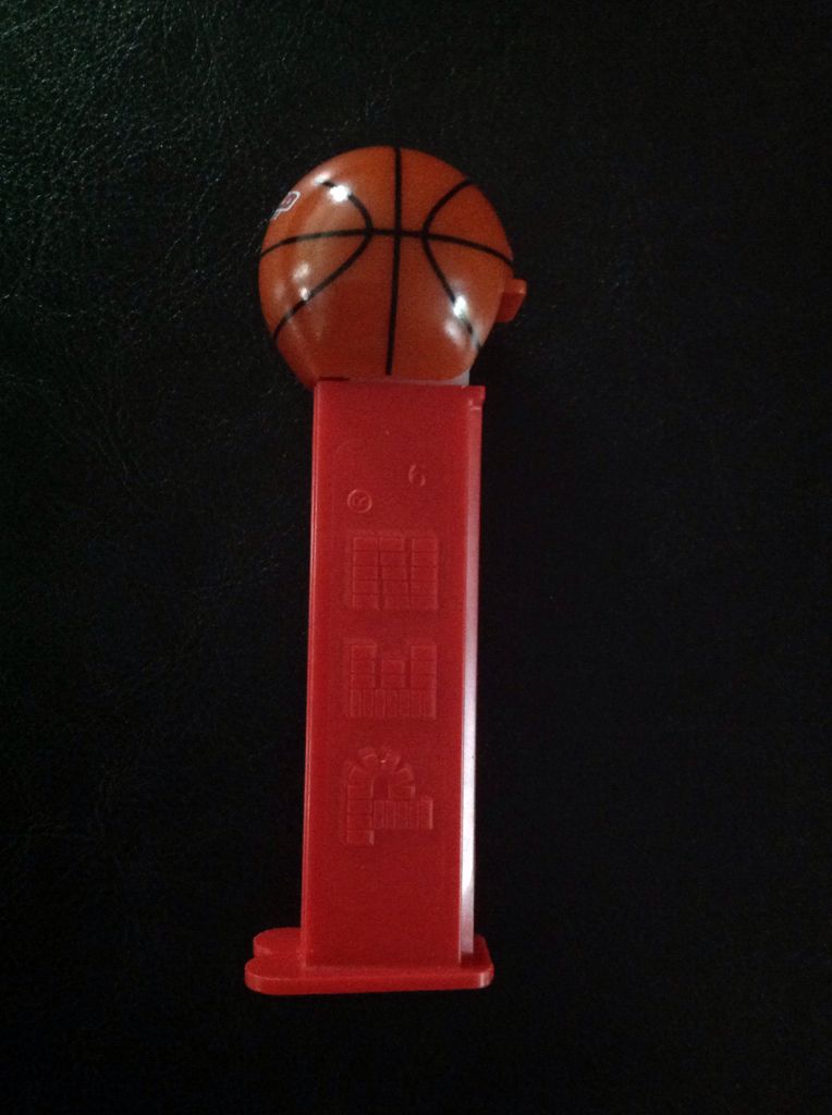 Sports - Fairfield Stags Basketball - Sports Basketball pez collectible - Main Image 2