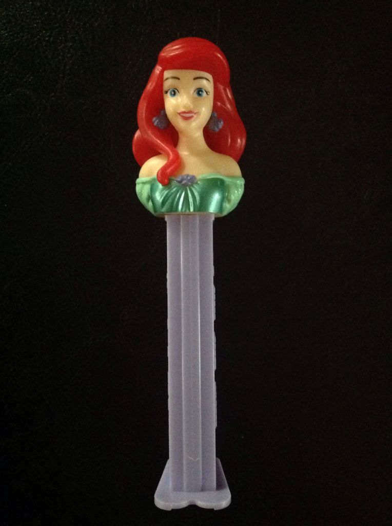 Trucks - Series D - R4 Cab - Green With Red Cab