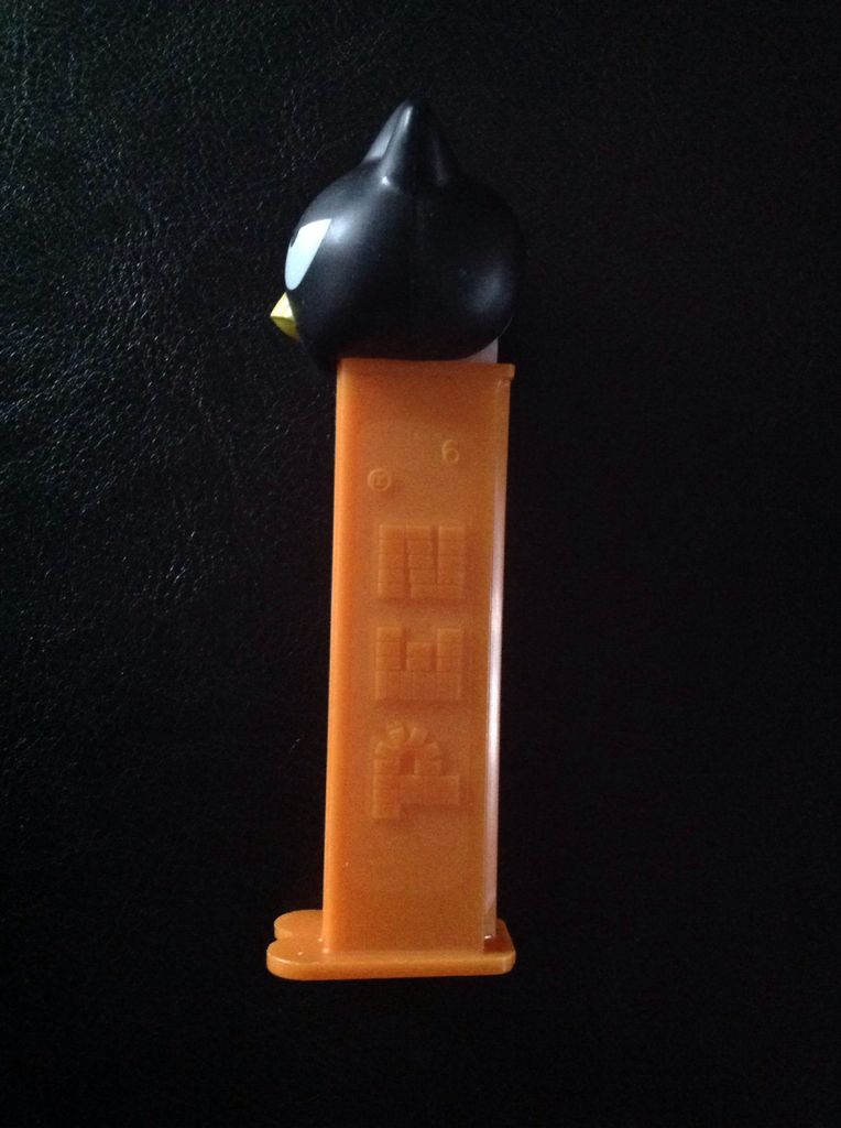Batz Maru - Hello Kitty pez collectible - Main Image 2