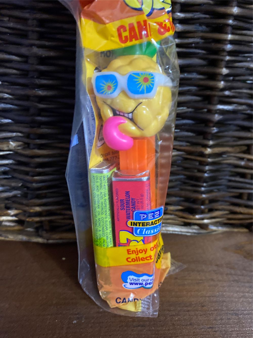 Sourz - Pineapple 🍍 - Sourz pez collectible - Main Image 3