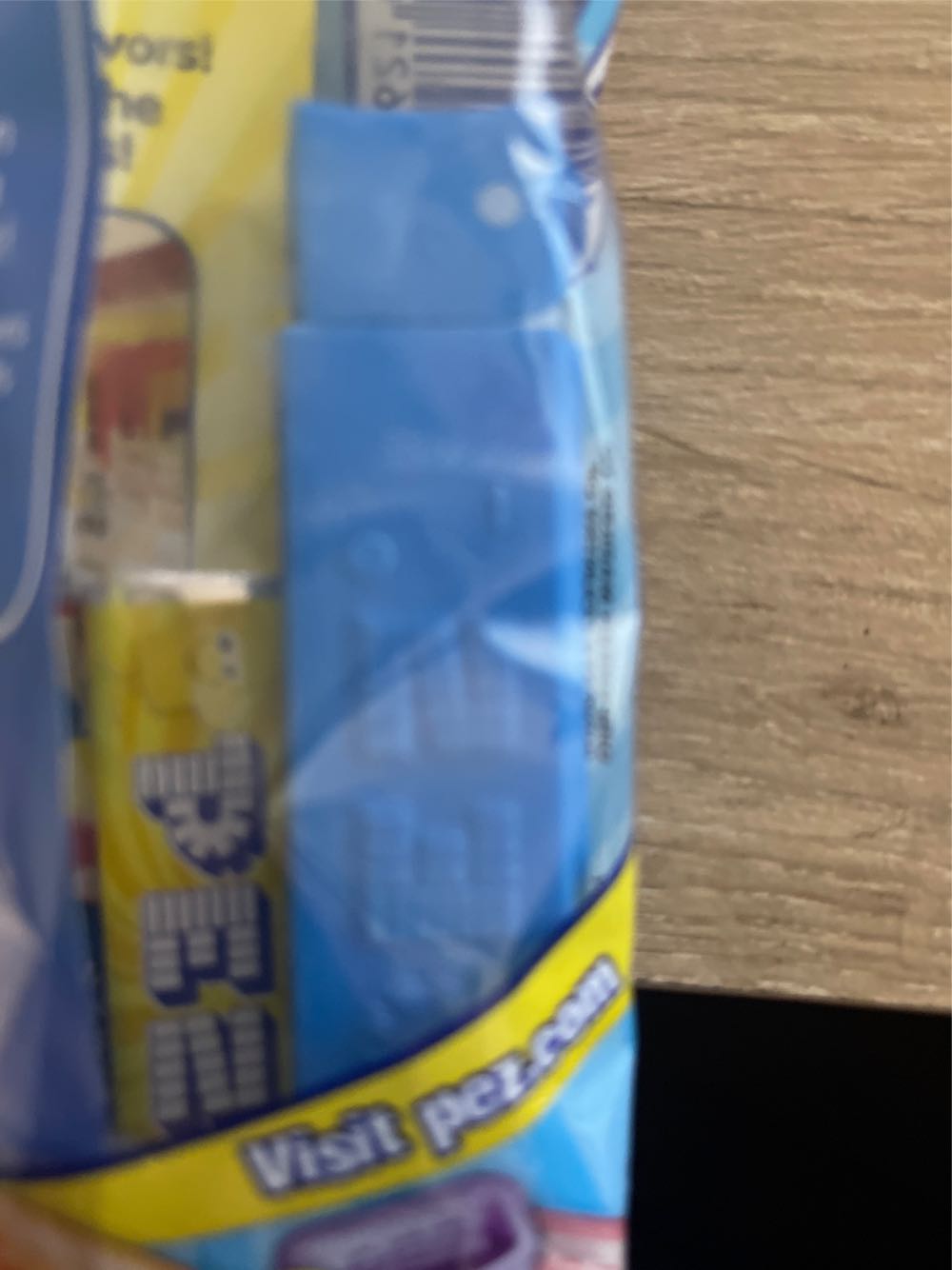 Pez - Regular Remake, blue pull-back, blue stem - REGULARS pez collectible - Main Image 2