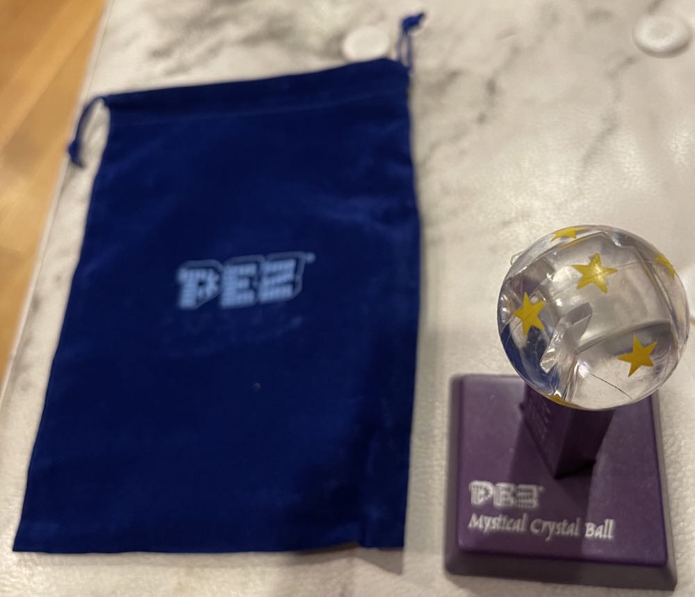 Mystical Crystal Ball - Yellow Stars - Mystical Crystal Ball pez collectible - Main Image 2