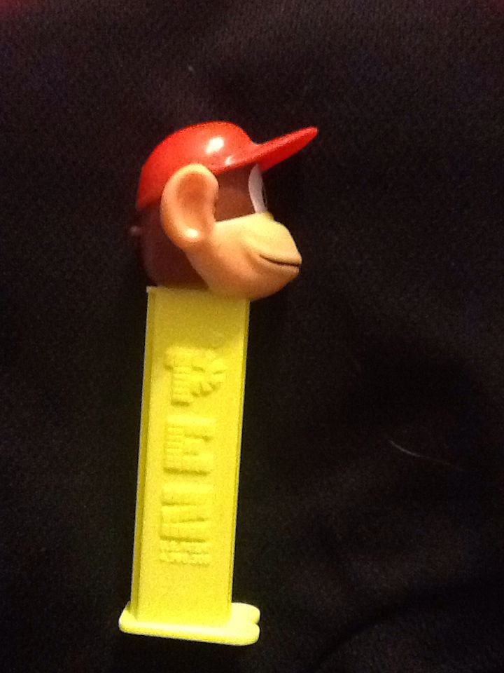 Donkey Kong - Nintendo pez collectible - Main Image 2