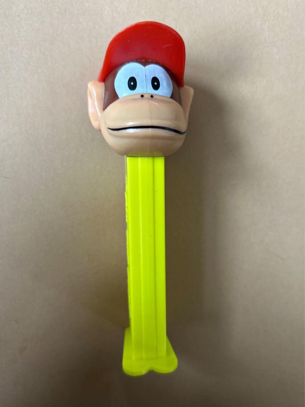 Donkey Kong - Nintendo pez collectible - Main Image 3