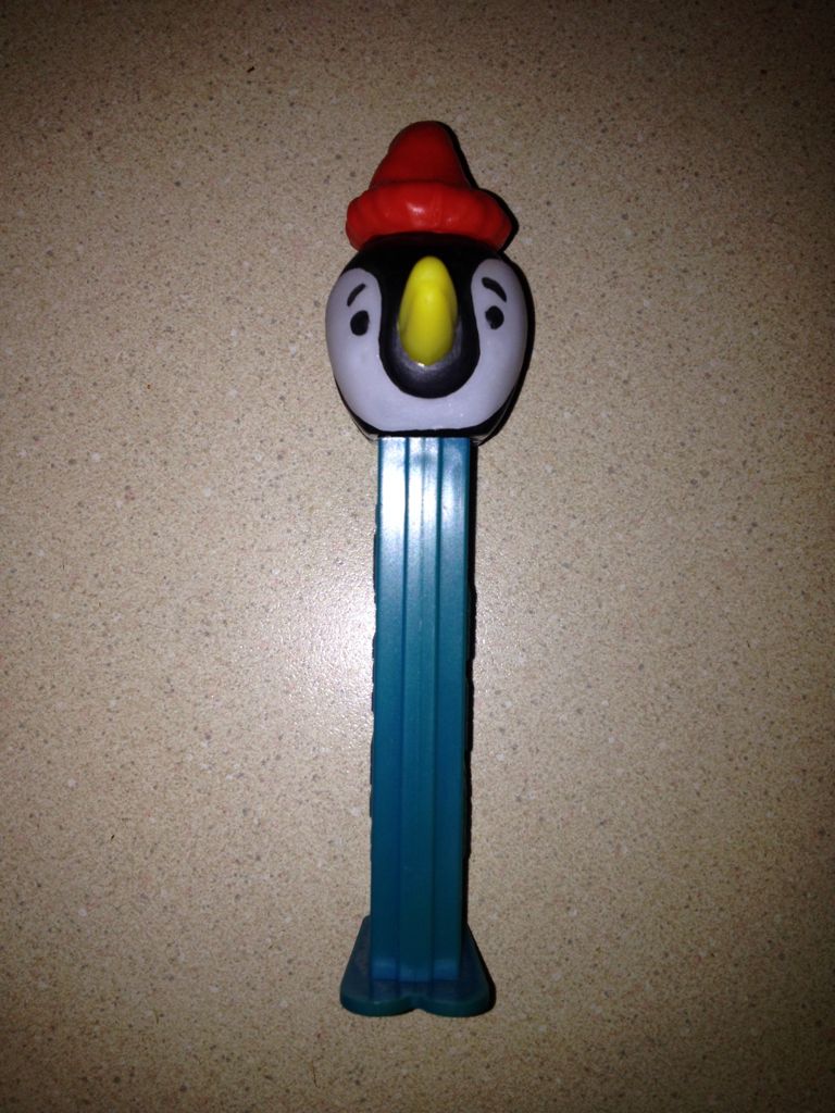 Penguin with Whistle - MERRY MUSIC MAKERS pez collectible - Main Image 2