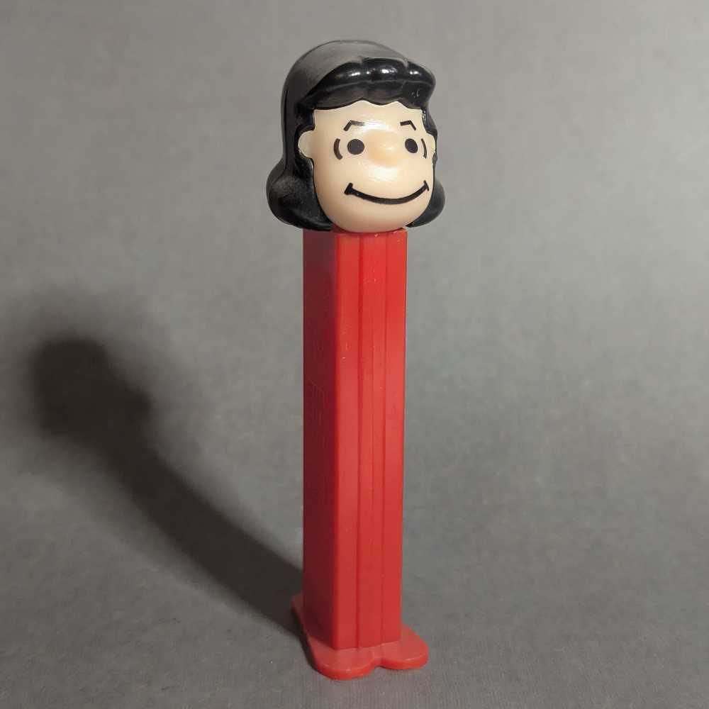 Peanuts - Lucy A - Books & Comics pez collectible - Main Image 2