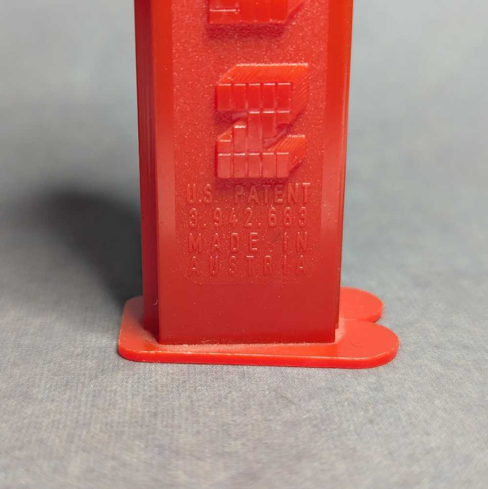 Peanuts - Lucy A - Books & Comics pez collectible - Main Image 3