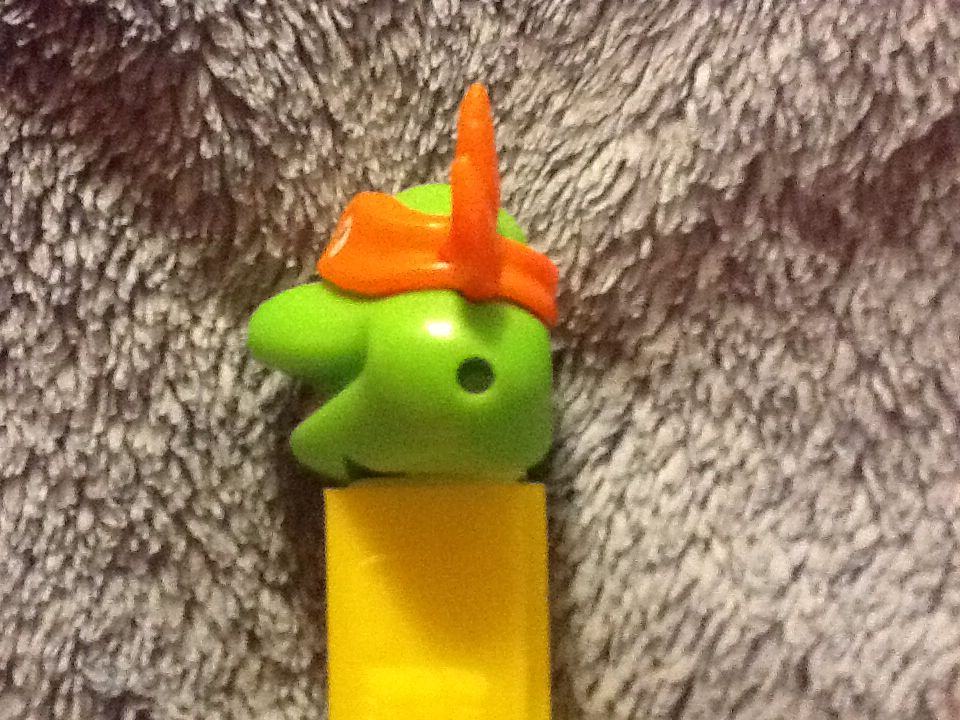 Teenage Mutant Ninja Turtles - Michelangelo Smiling (yellow) - Teenage Mutant Ninja Turtles pez collectible - Main Image 2