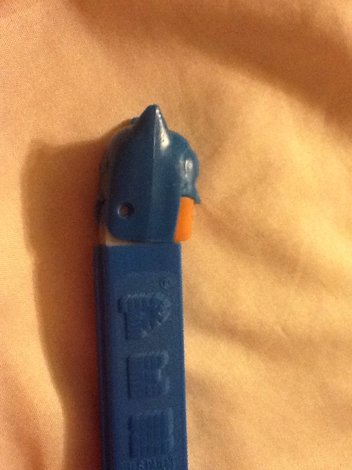 Batman - Light Blue - DC Superheroes & Villians pez collectible - Main Image 2