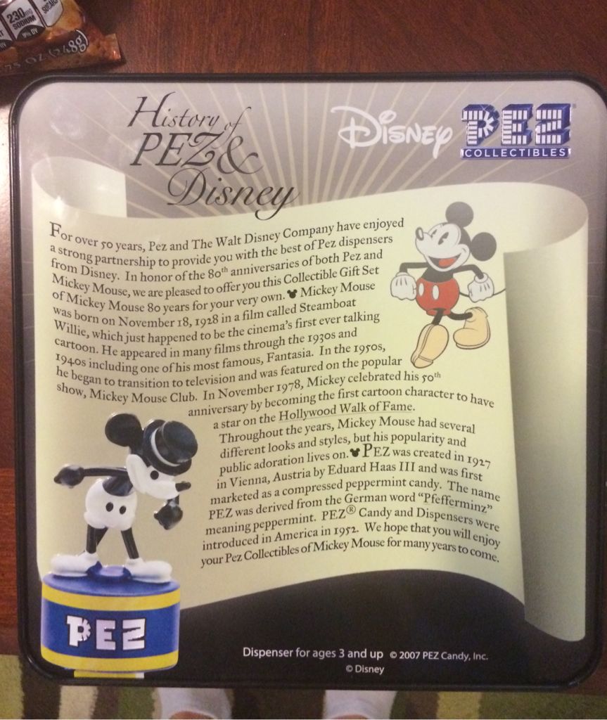 Mickey - 80 Years A Collection Tin - Disney - Collector Set pez collectible - Main Image 2