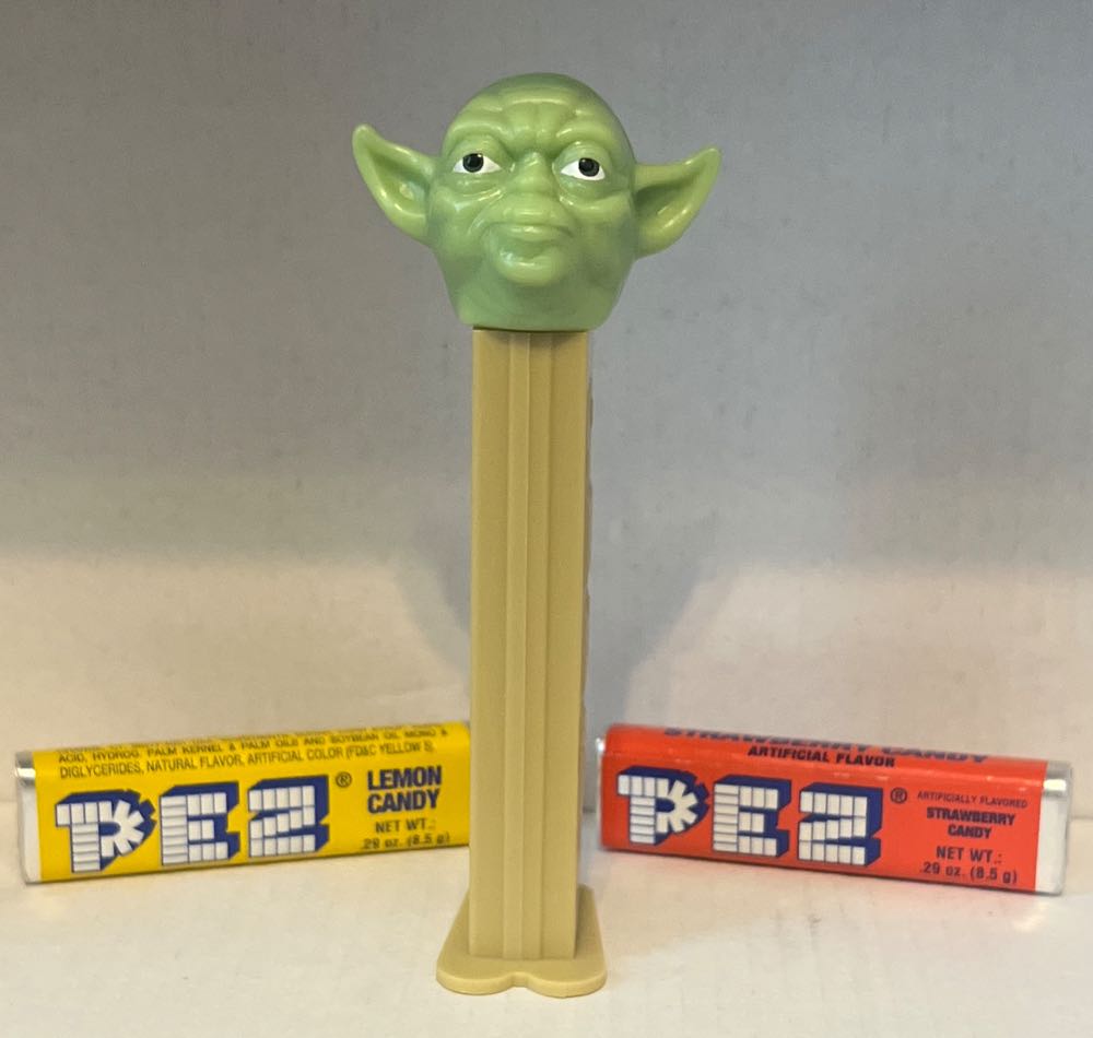 Yoda A (2) - Star Wars pez collectible - Main Image 2