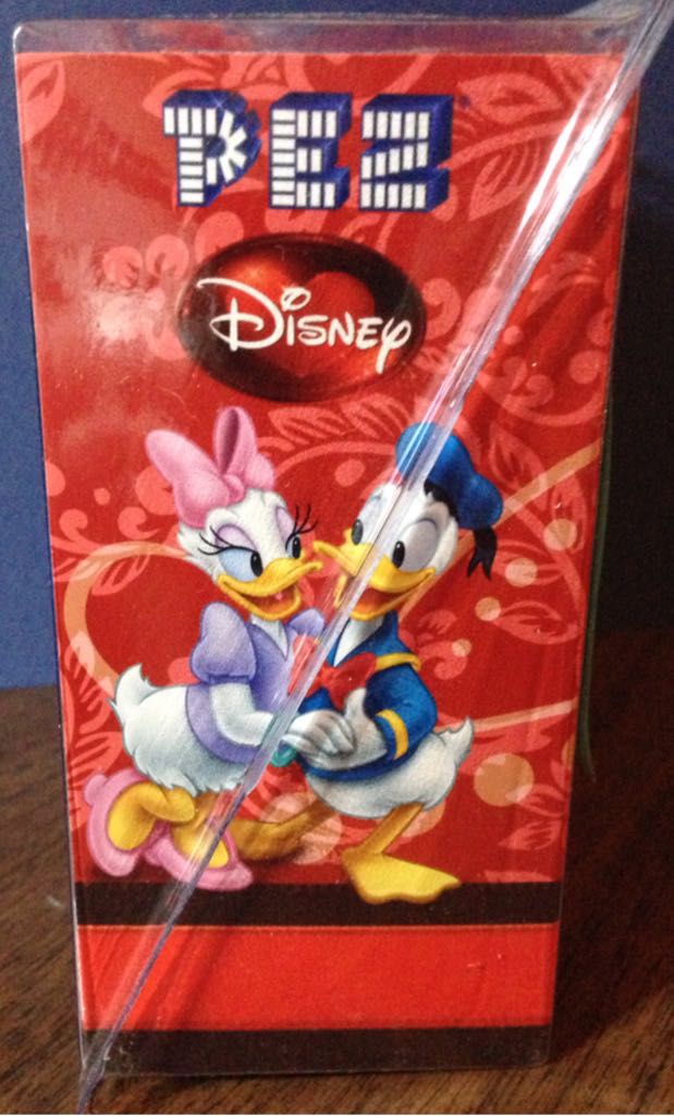 Donald & Daisy Valentines Set - Valentine’s Day pez collectible - Main Image 2