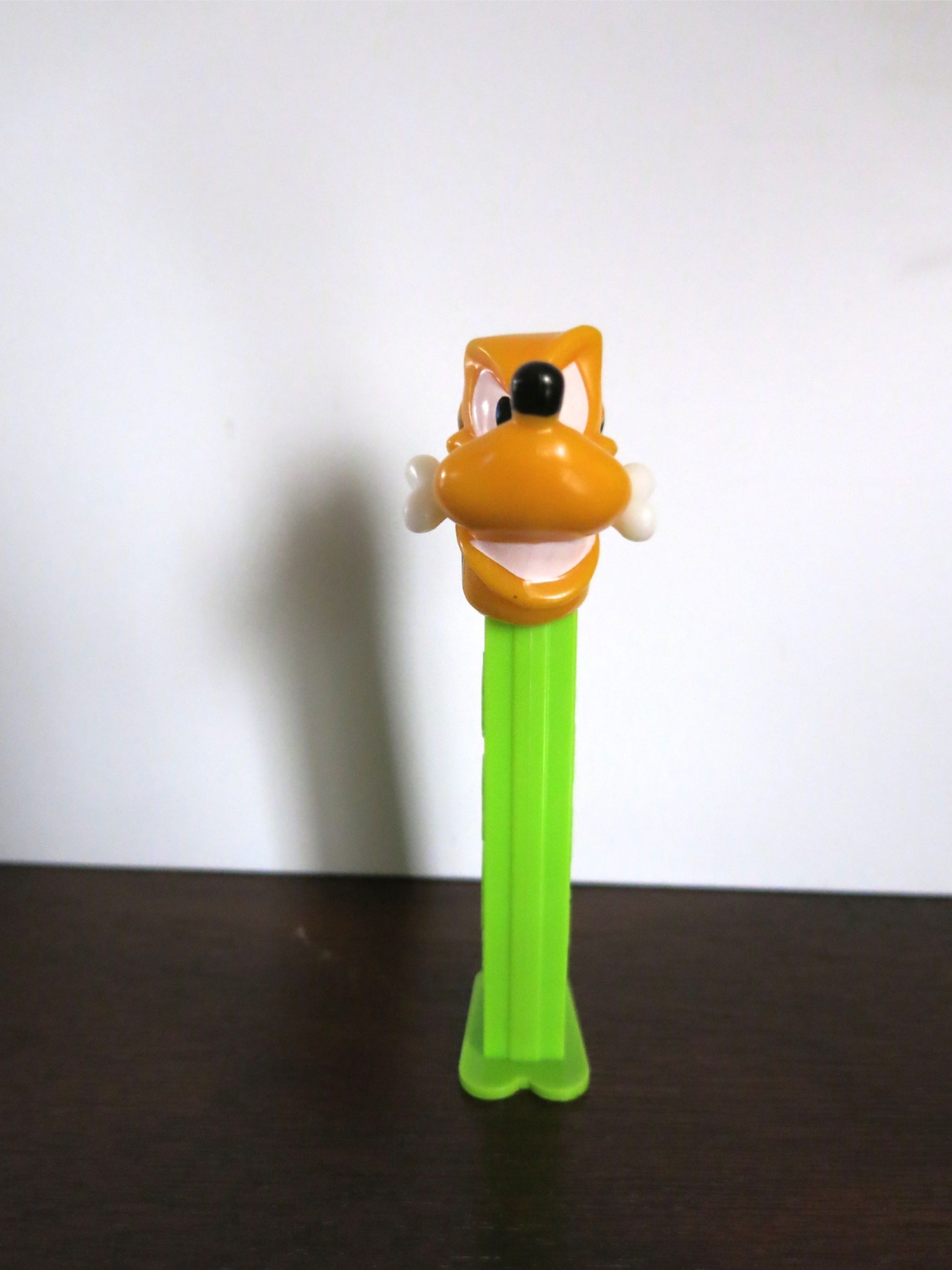 Pez Outfits - Caveman Knife