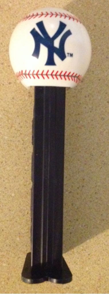 New York Yankees B - MLB Baseball pez collectible - Main Image 2