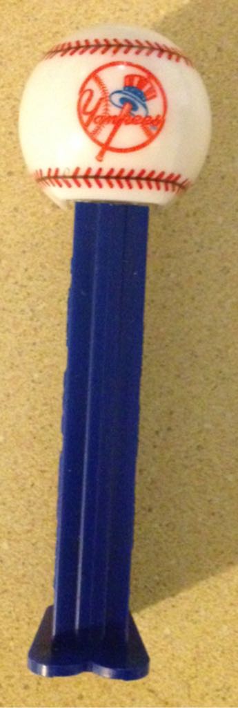 New York Yankees - Baseball Alternative - MLB pez collectible - Main Image 2
