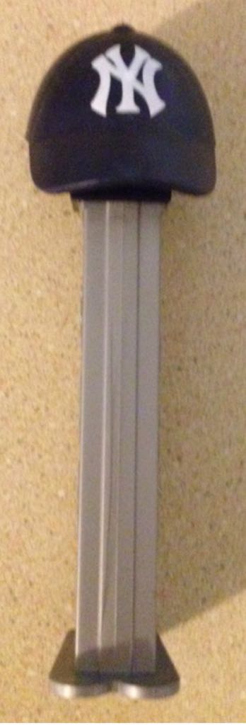 MLB - Cap - New York Yankees - Major League Baseball pez collectible - Main Image 2