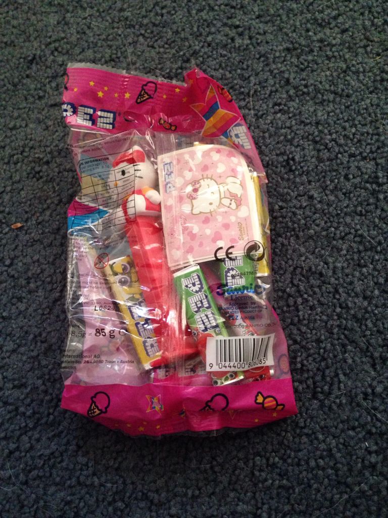 Hello Kitty - Hello Kitty pez collectible - Main Image 2