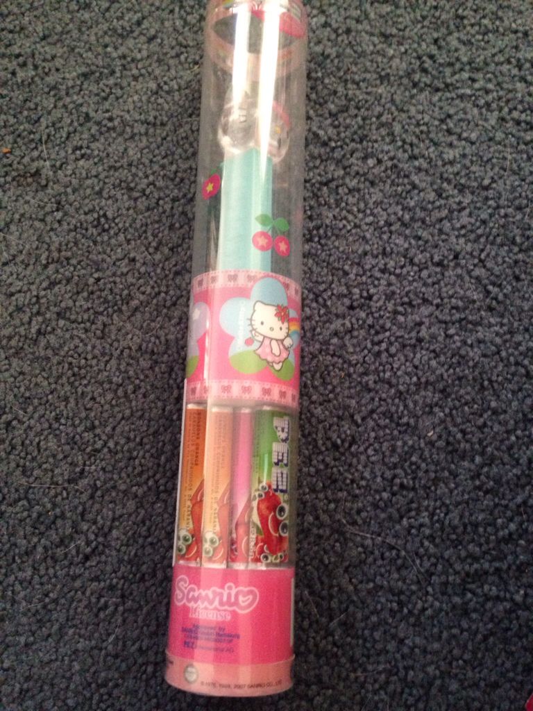 Hello Kitty - Hawaiian Crystal Pink And Aqua - Hello Kitty pez collectible - Main Image 2