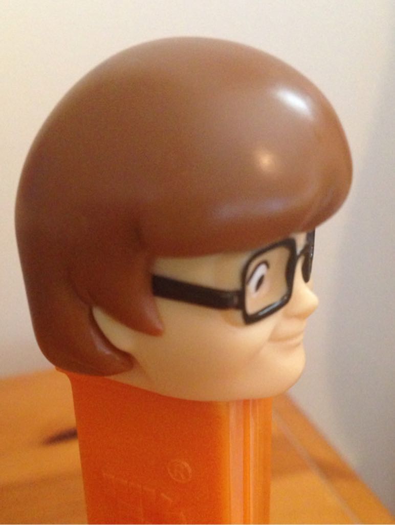 Velma Dinkley - Scooby Doo pez collectible - Main Image 2