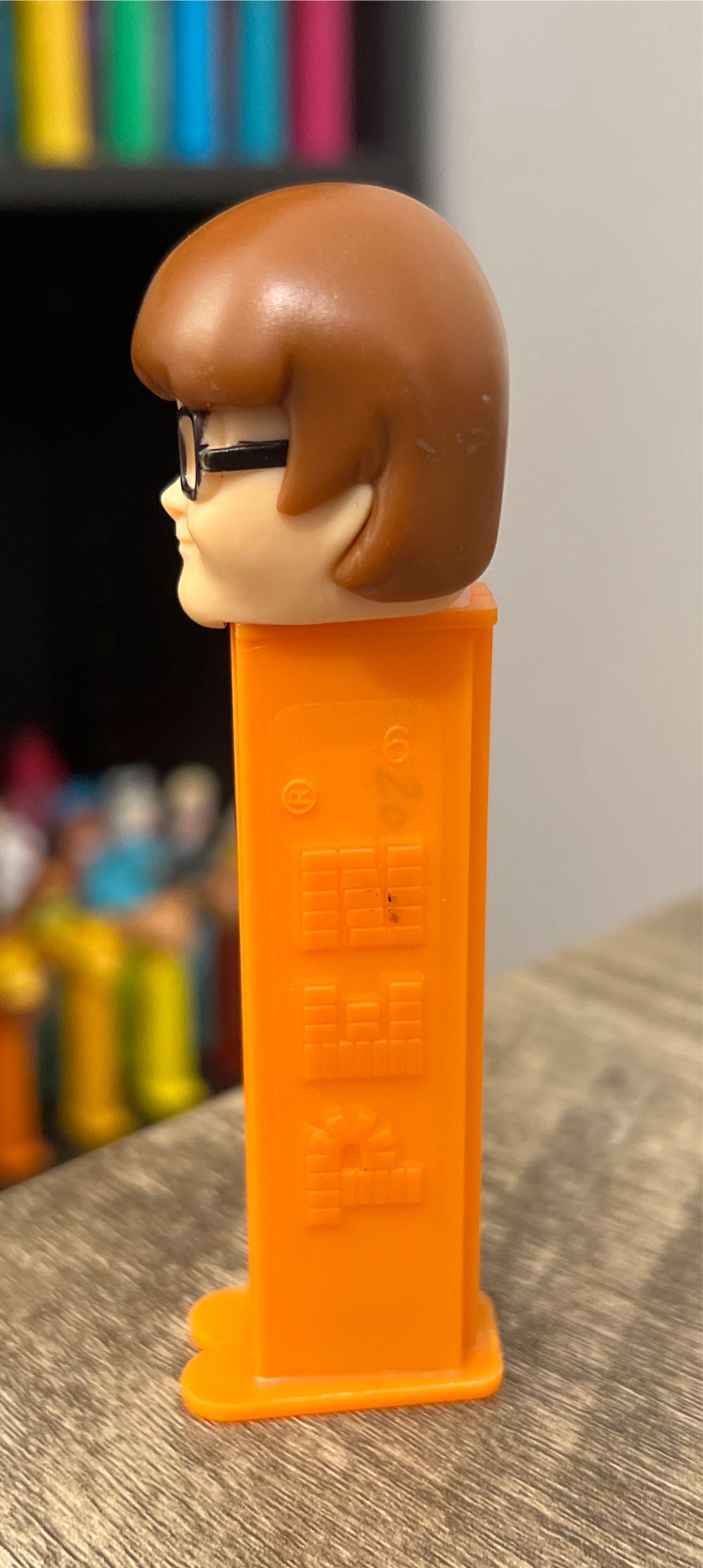 Velma Dinkley - Scooby Doo pez collectible - Main Image 4