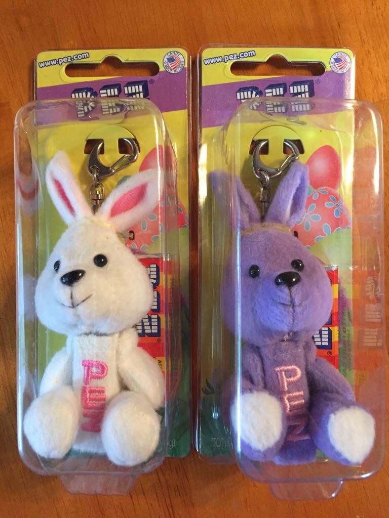 Hello Kitty - Kitty, full body holding heart, dk pink stem