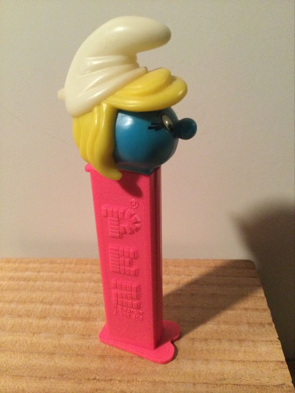 The Smurfs - Smurfette B - Books & Comics pez collectible - Main Image 3