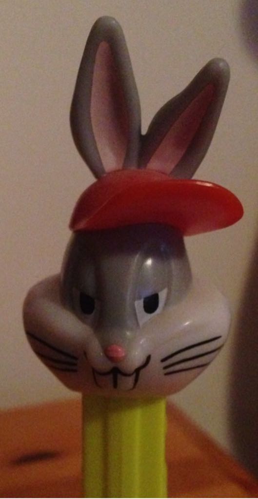 Looney Toons - Cool Bugs Bunny - Looney Toons pez collectible - Main Image 2