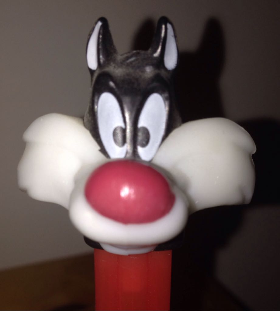 Looney Toons - Sylvester Red Stem - Looney Toons pez collectible - Main Image 2