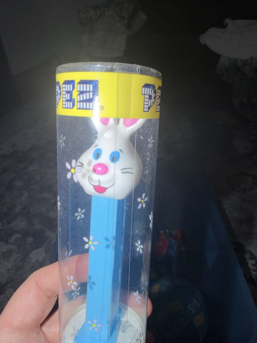 Easter Bunny White 1998  pez collectible - Main Image 2