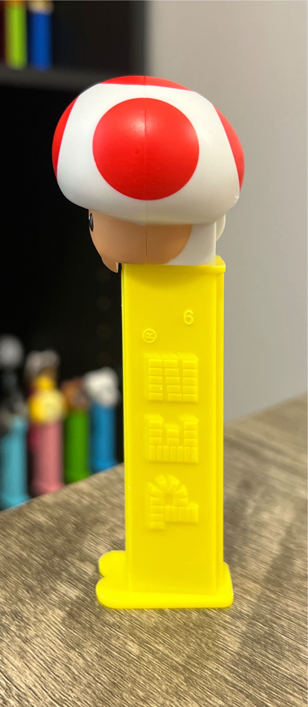 Toad - Super Mario pez collectible - Main Image 4
