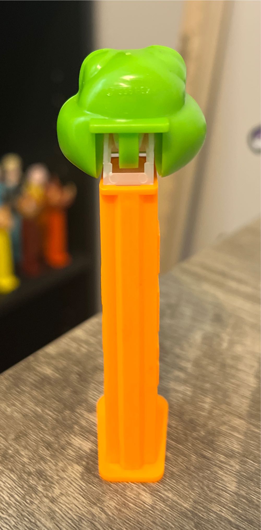 Safari Animals - Crocodile B - Safari Animals pez collectible - Main Image 3
