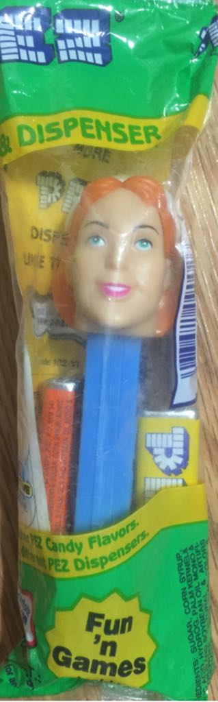 Emergency Heroes - Nancy The Nurse - Emergency Heroes pez collectible - Main Image 2