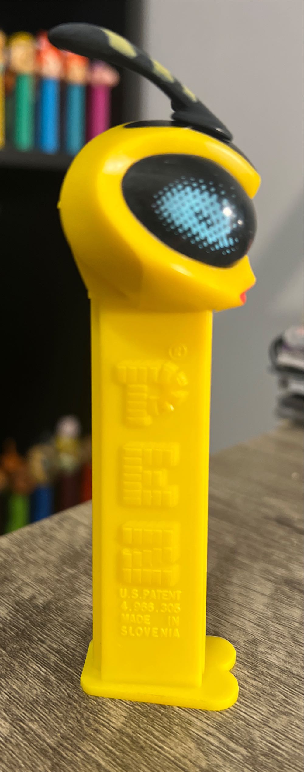 Bee - Bugz pez collectible - Main Image 2