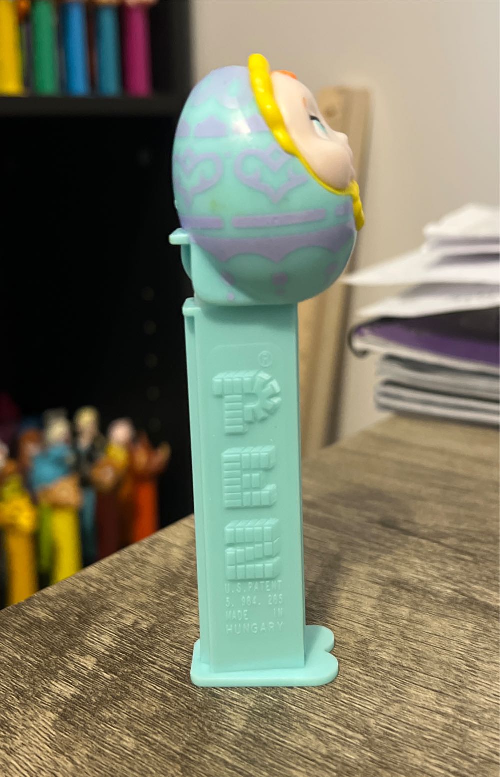 Baby In Egg - Easter pez collectible - Main Image 2