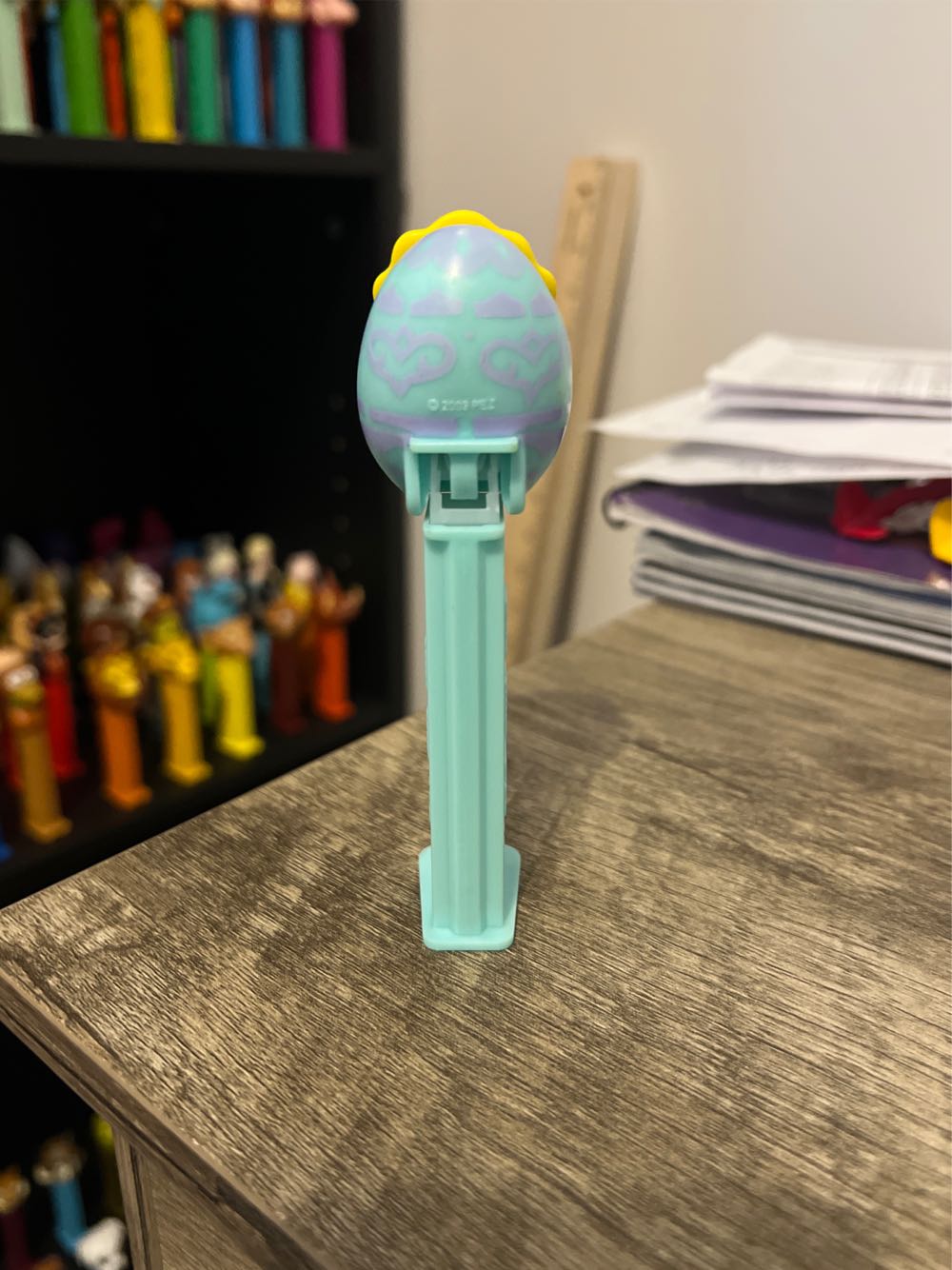 Baby In Egg - Easter pez collectible - Main Image 3