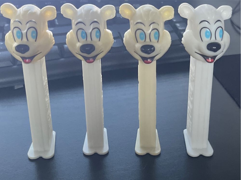 Polar Bear B - Christmas pez collectible - Main Image 2