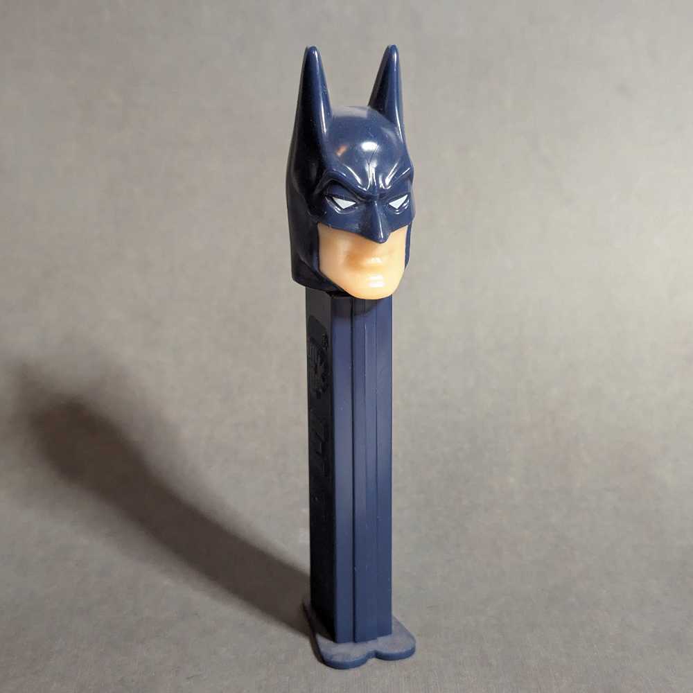 DC - Batman B (Dark Knight Rounded Ears) - Books & Comics - DC pez collectible - Main Image 2