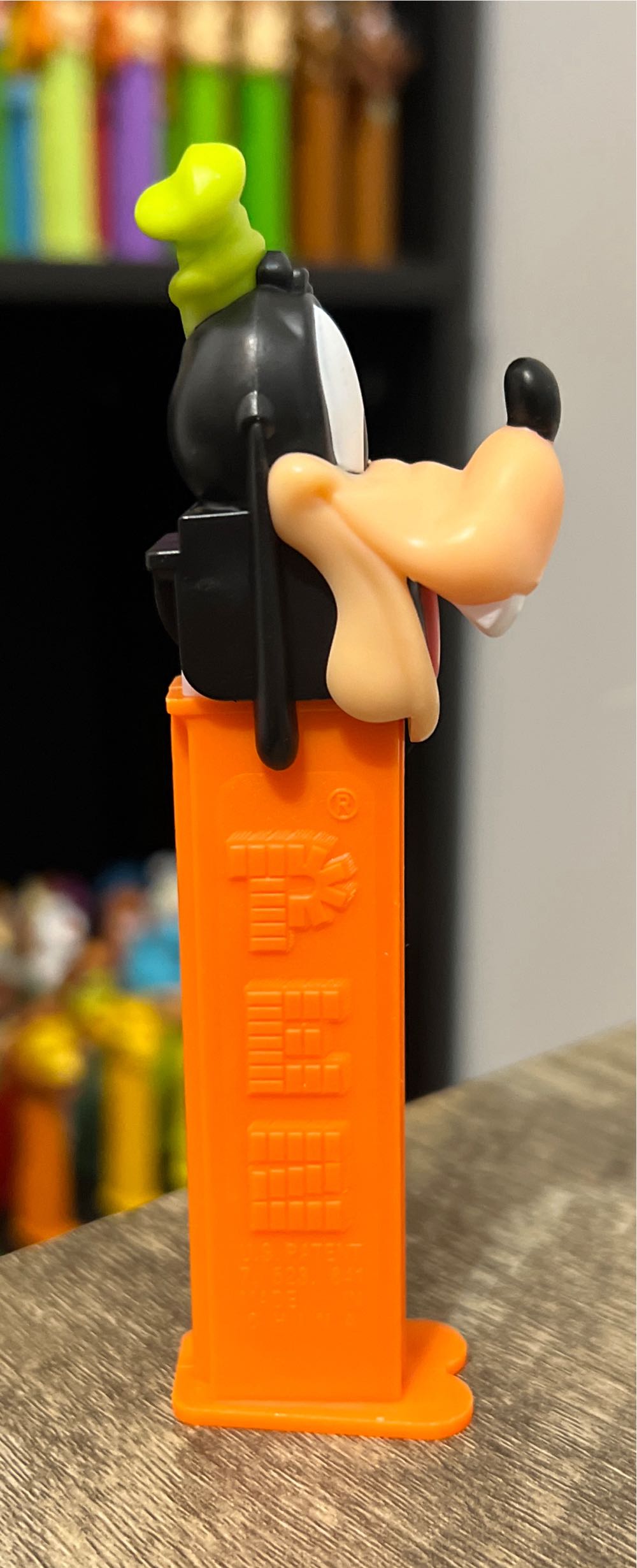 Goofy F - Disney Classic pez collectible - Main Image 2