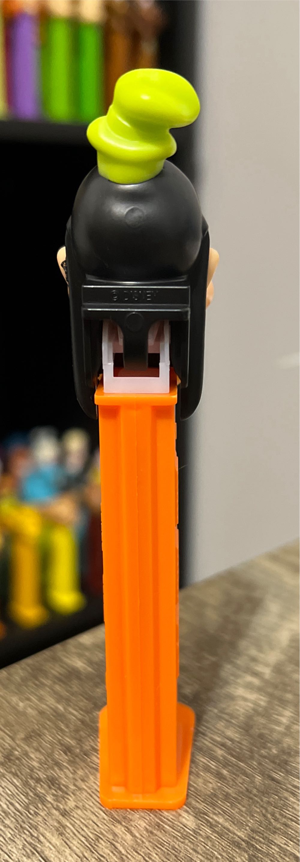 Goofy F - Disney Classic pez collectible - Main Image 3