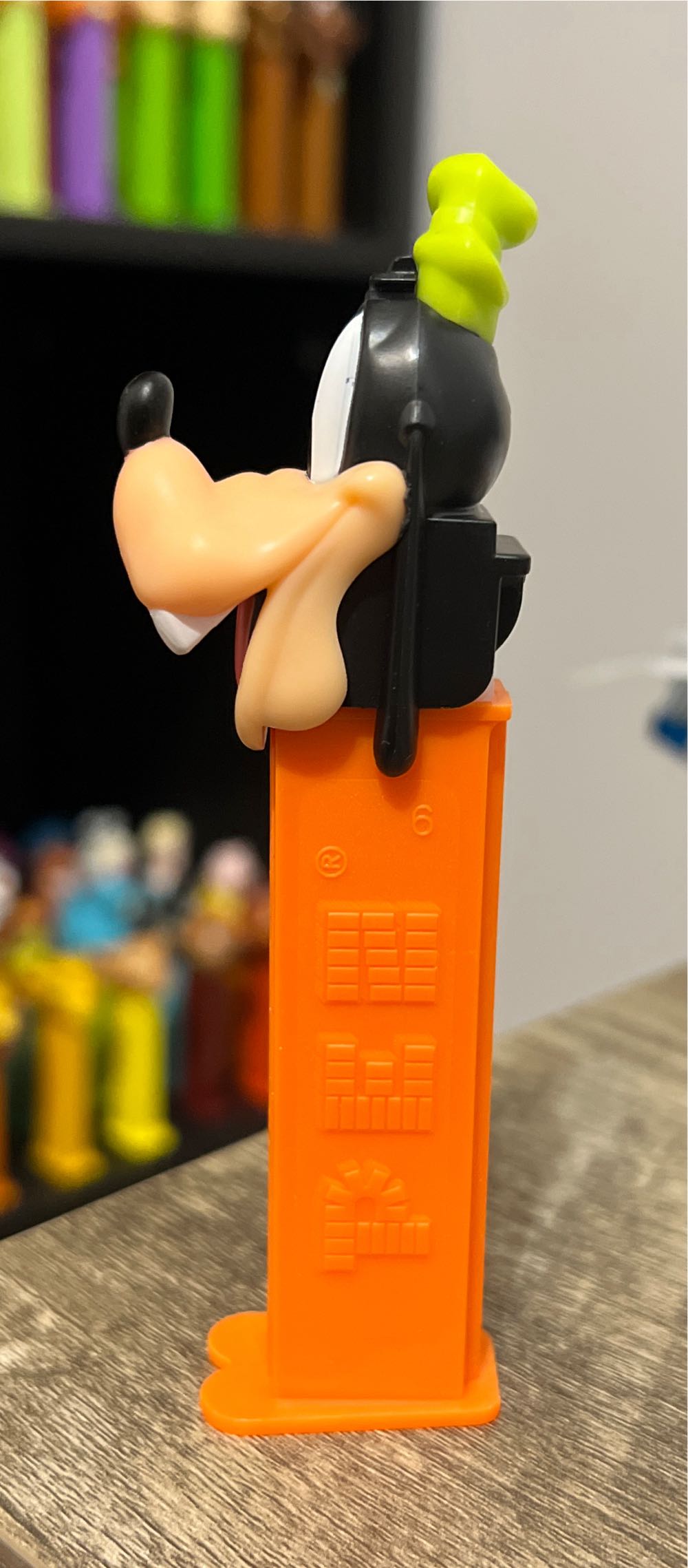 Goofy F - Disney Classic pez collectible - Main Image 4