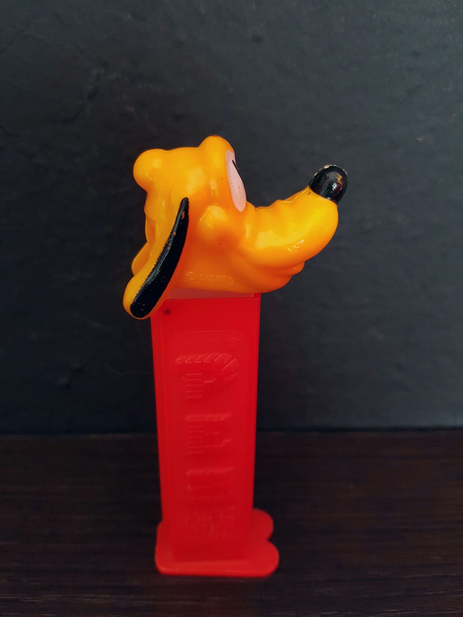 Pluto B - Disney Classic pez collectible - Main Image 2
