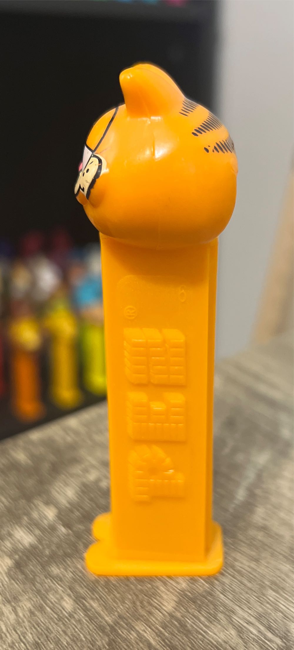 Garfield Giant Plain - Garfield pez collectible - Main Image 4