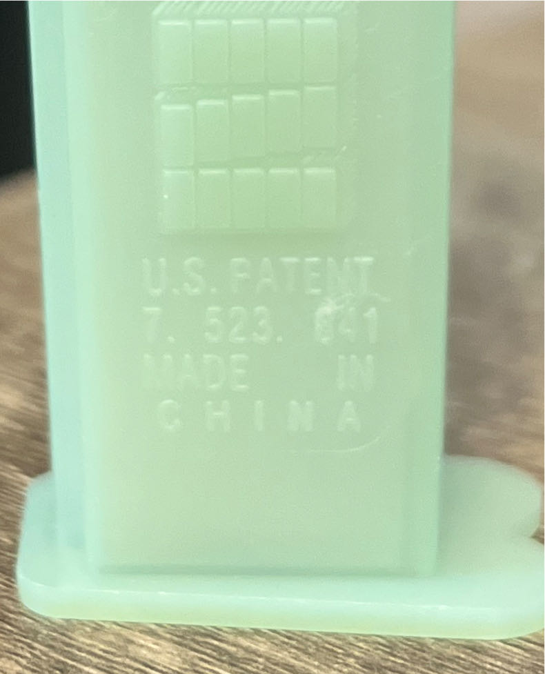 Vampire A - Halloween pez collectible - Main Image 4