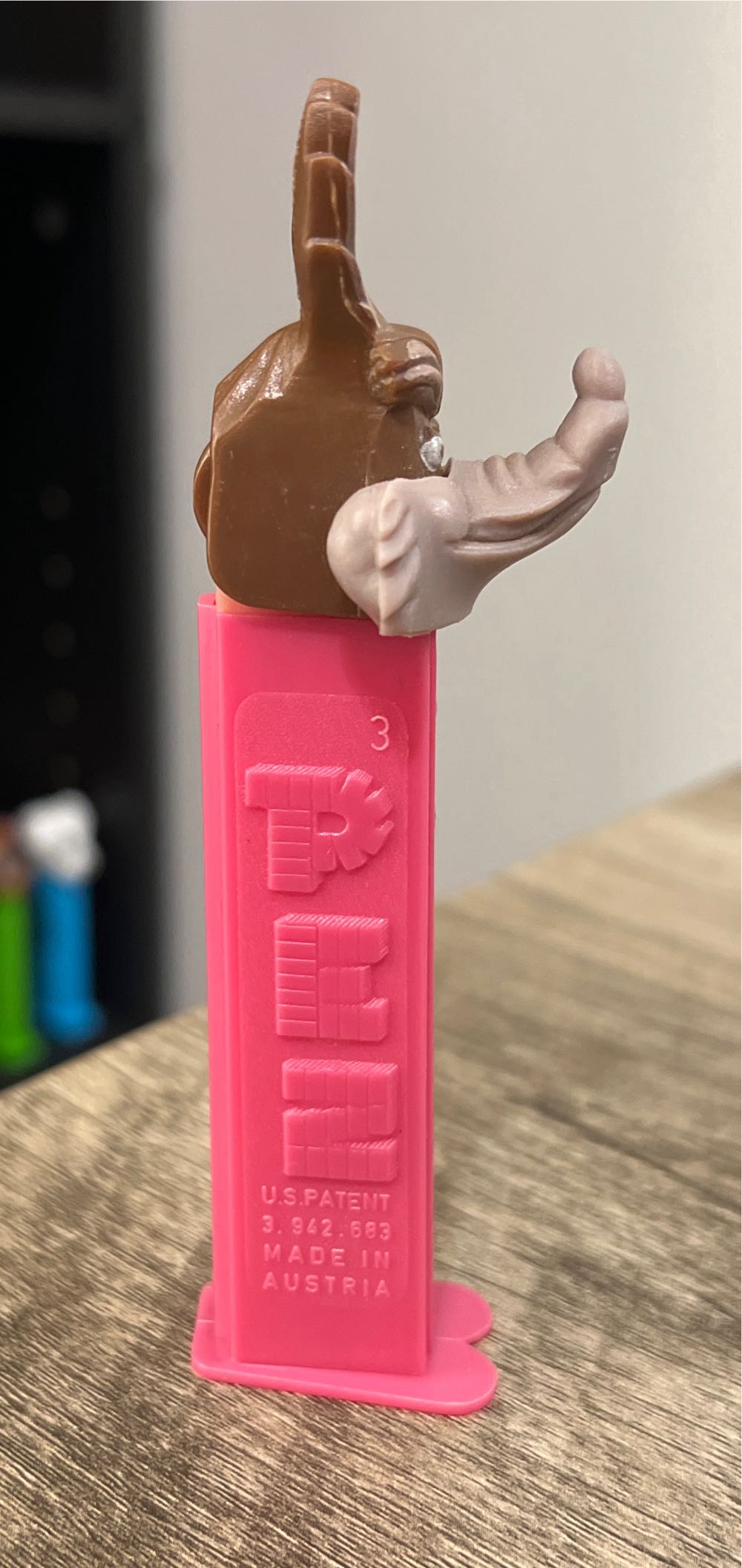 Wile E Coyote - Looney Tunes-Vintage pez collectible - Main Image 2