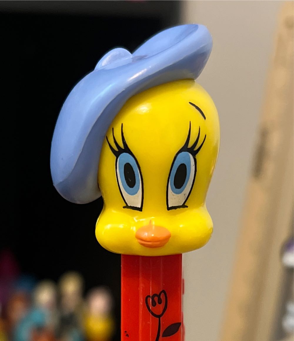 Looney Tunes - Tweety Bird Back In Action - Looney Tunes Back In Action pez collectible - Main Image 4