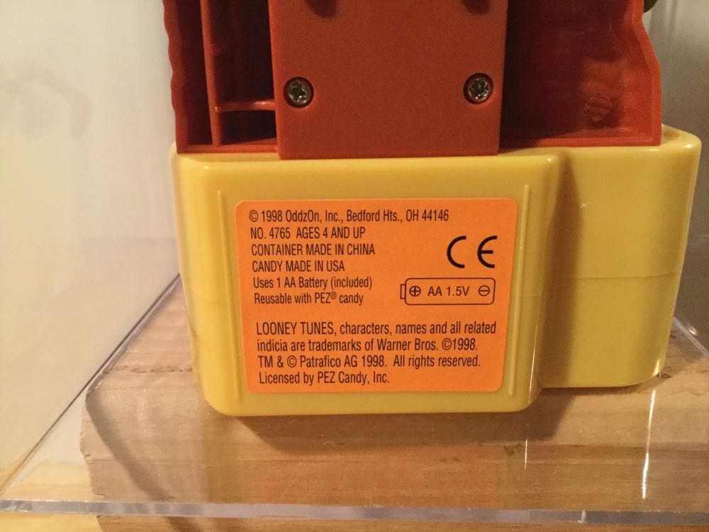 Wile E. Coyote - Looney Toons pez collectible - Main Image 3