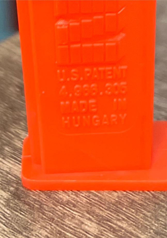 Spiderman C Red Stem - Marvel pez collectible - Main Image 4