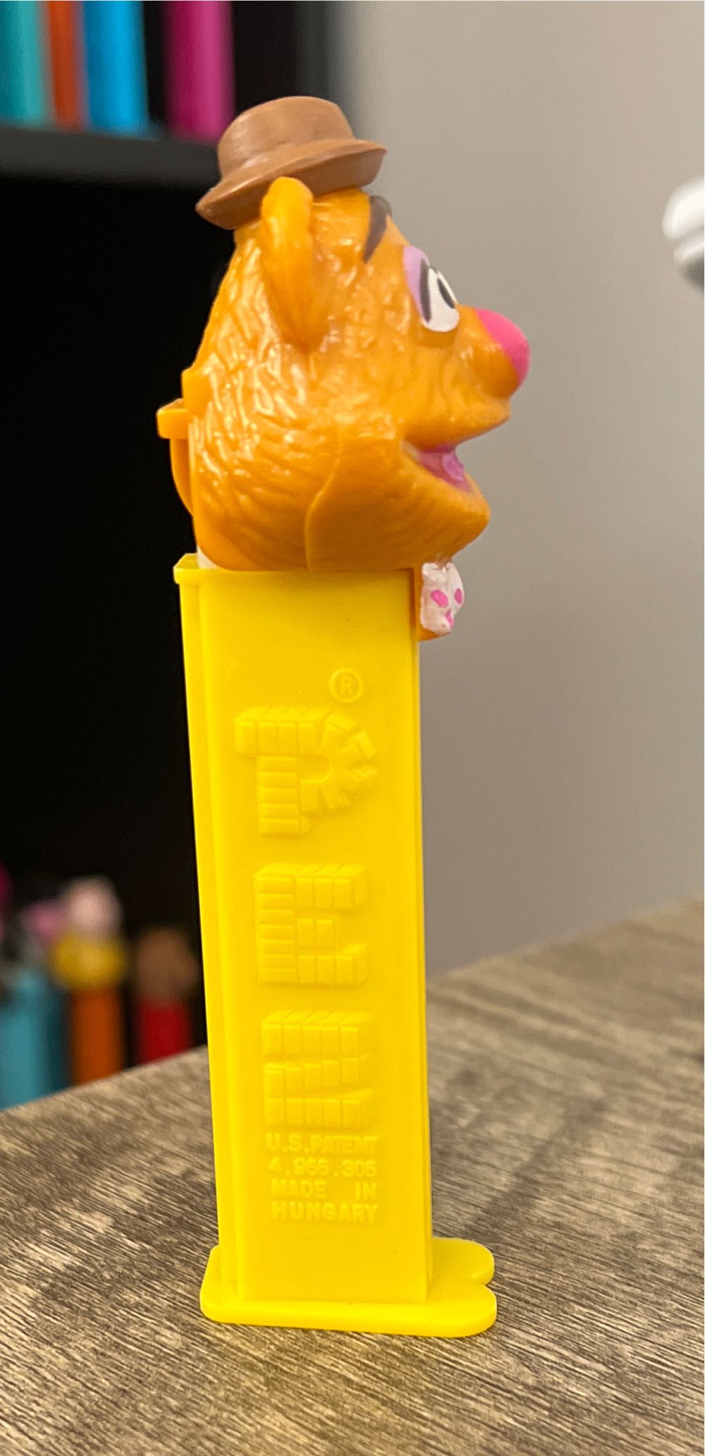 Fozzy Bear A - Muppets pez collectible - Main Image 2